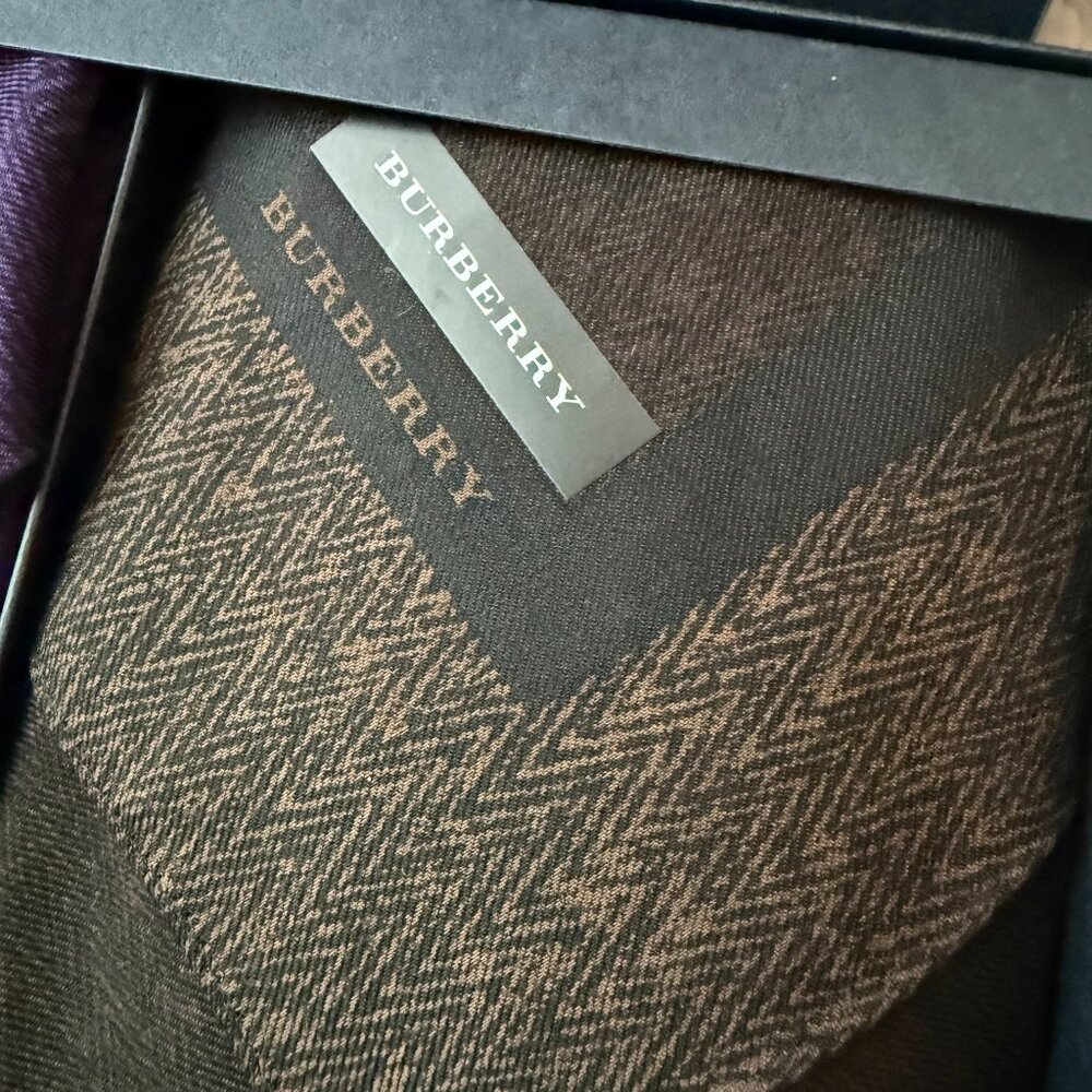 NIB Burberry Handkerchief - Set of 2 - Picture 3 of 4